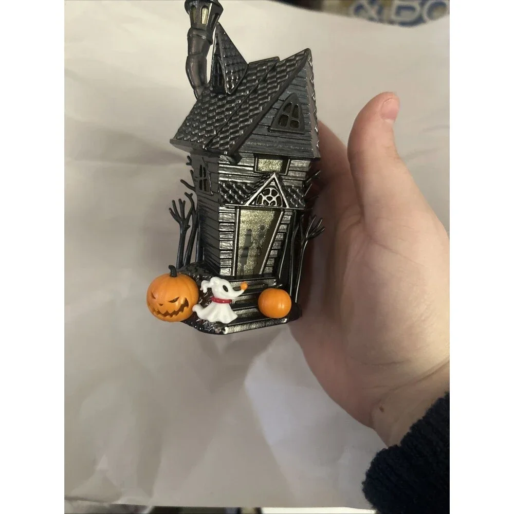 Bath & Body Works Nightmare Before Christmas Wallflower House Zero Plug IN HAND